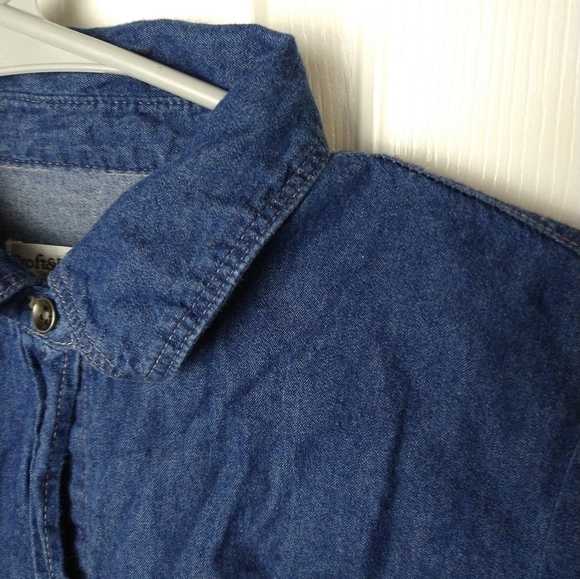 Croft and Barrow collared denim look button front pocket long sleeve. Size XS - Picture 2 of 9